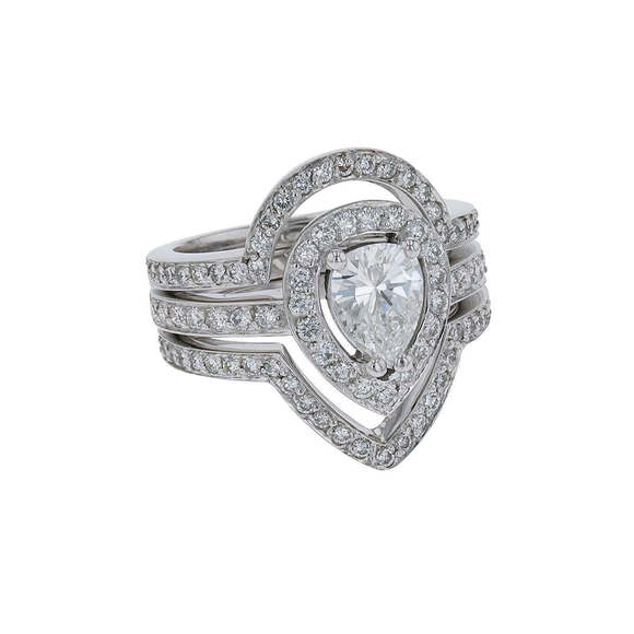 Diamonds and gold ring - Picture 1 of 2